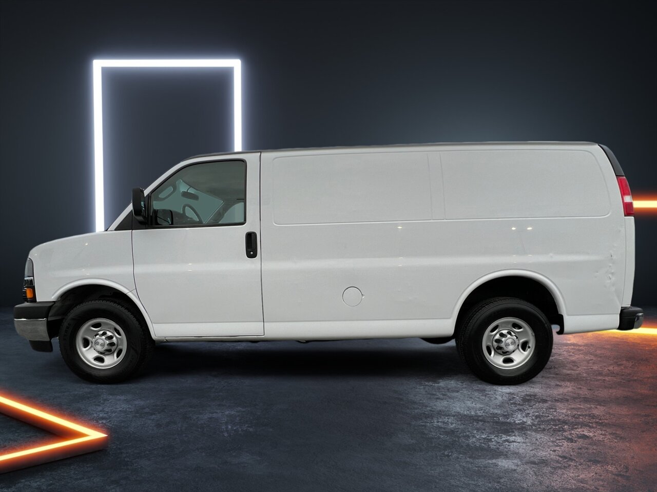 2018 Chevrolet Express Cargo Work Van - Photo 3
