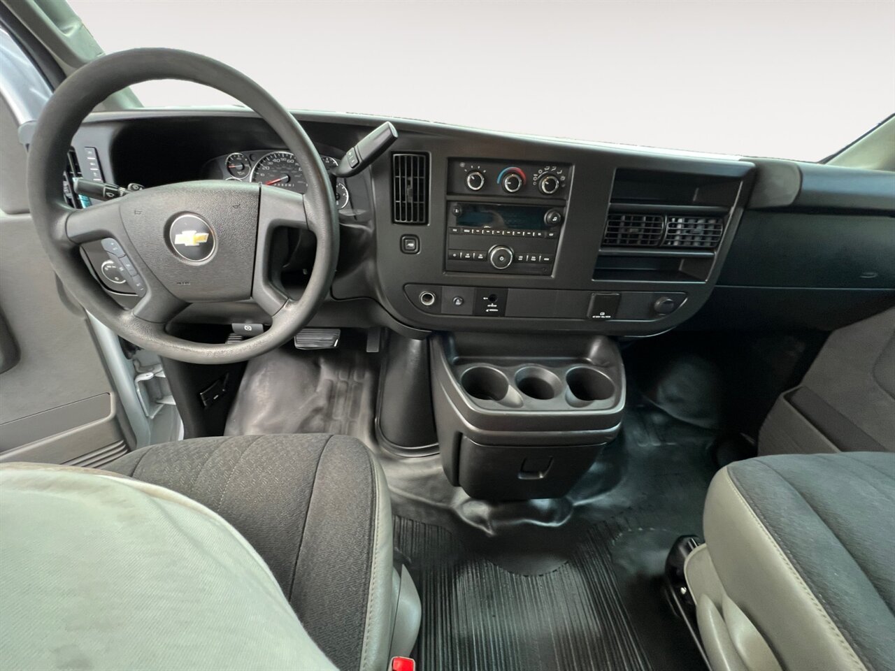 2018 Chevrolet Express Cargo Work Van - Photo 11