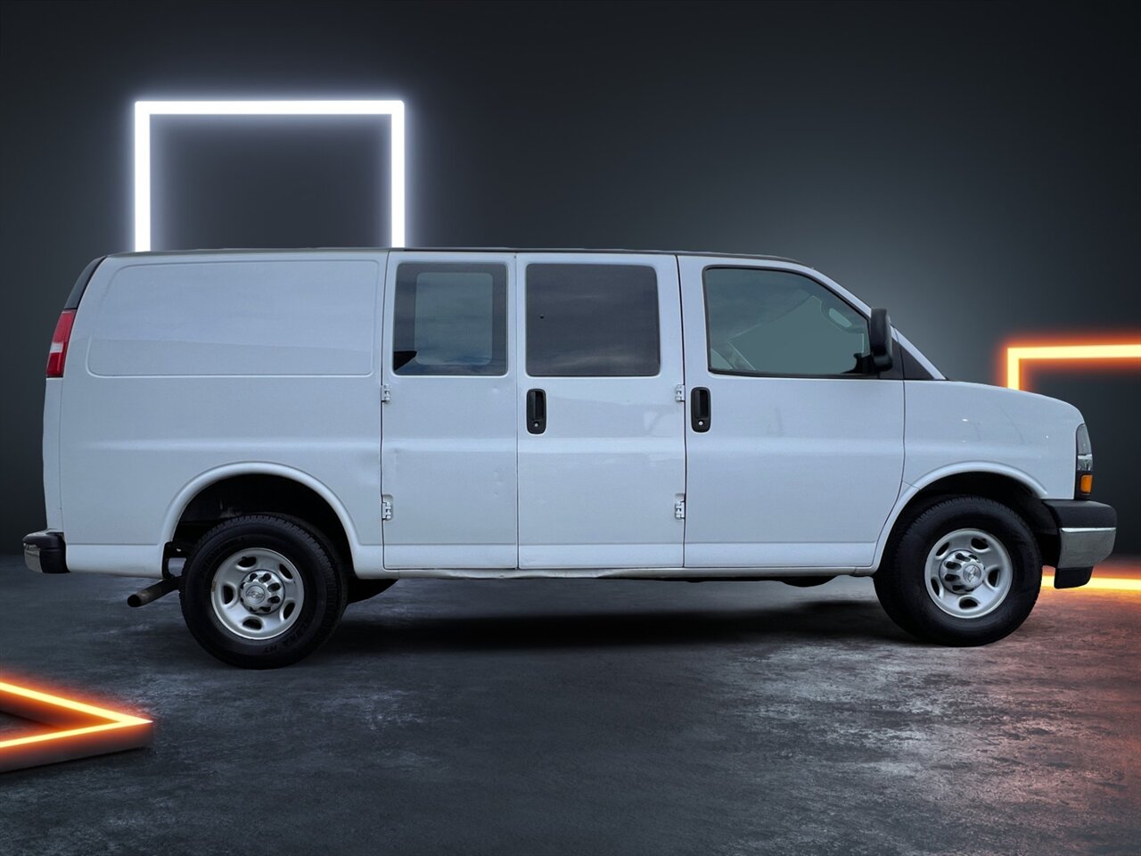 2018 Chevrolet Express Cargo Work Van - Photo 7