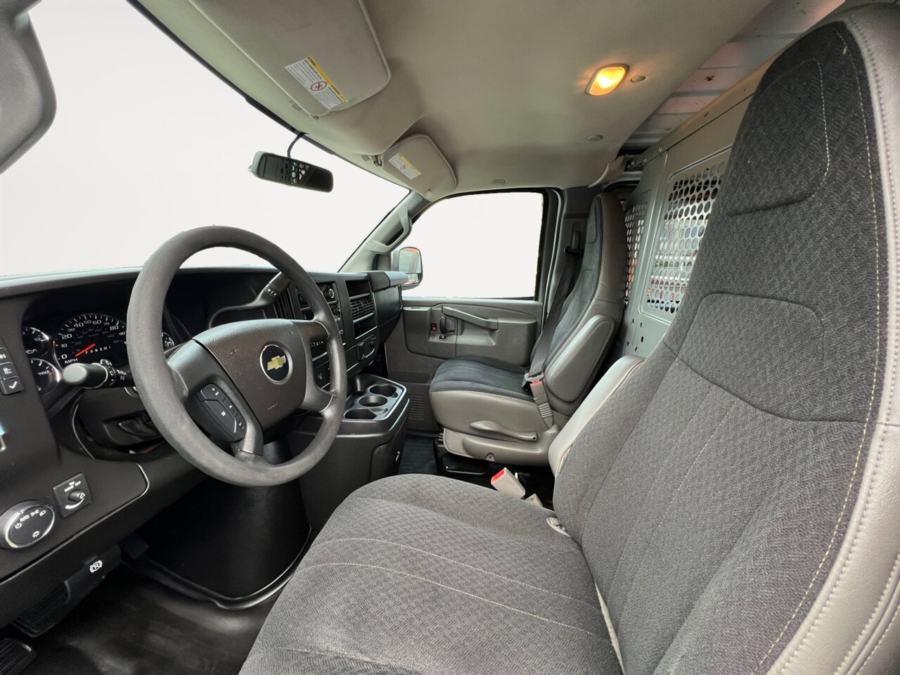 2018 Chevrolet Express Cargo Work Van - Photo 10