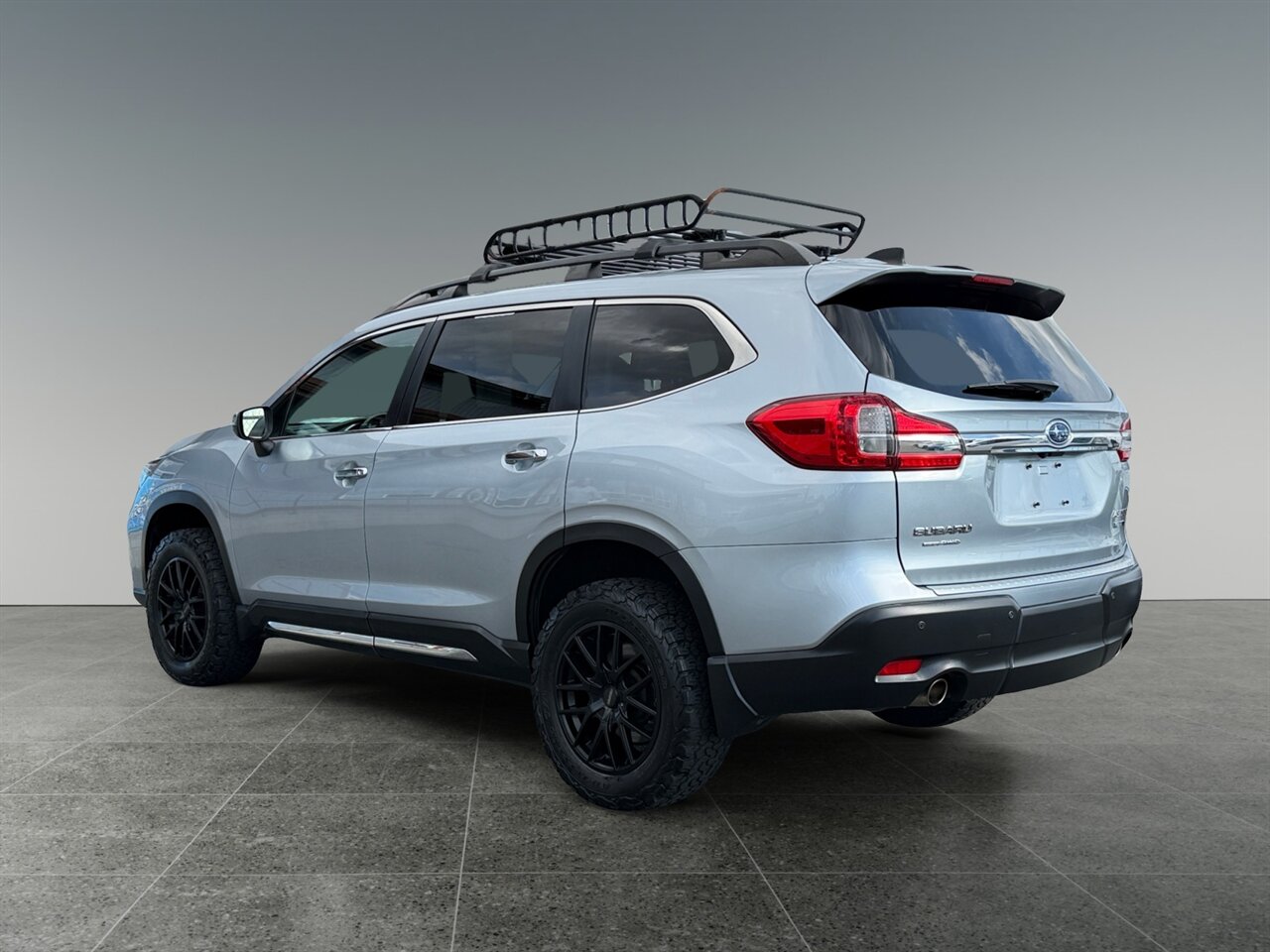 2021 Subaru Ascent Touring in Silver — photo 3 of 21