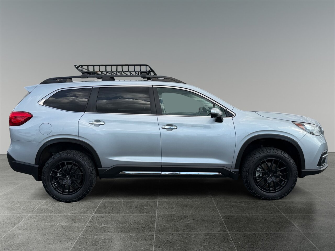 2021 Subaru Ascent Touring in Silver — thumbnail 7 of 27