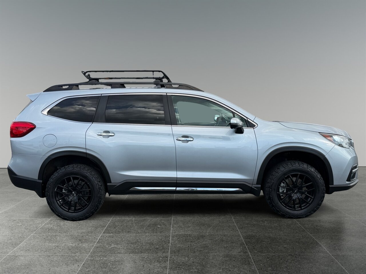 2021 Subaru Ascent Touring in Silver — thumbnail 7 of 21