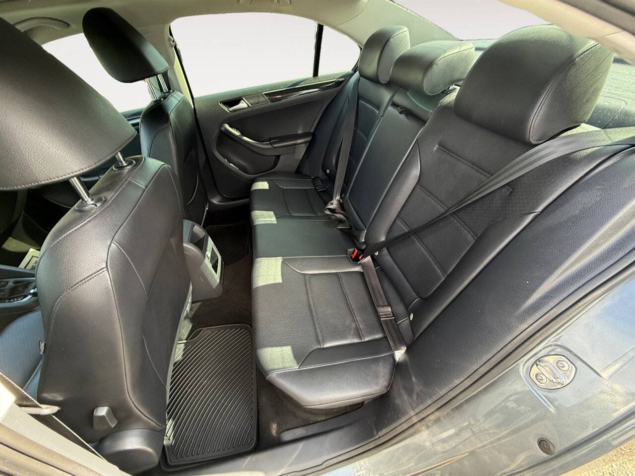 2016 Volkswagen Jetta SEL in Gray — thumbnail 14 of 21