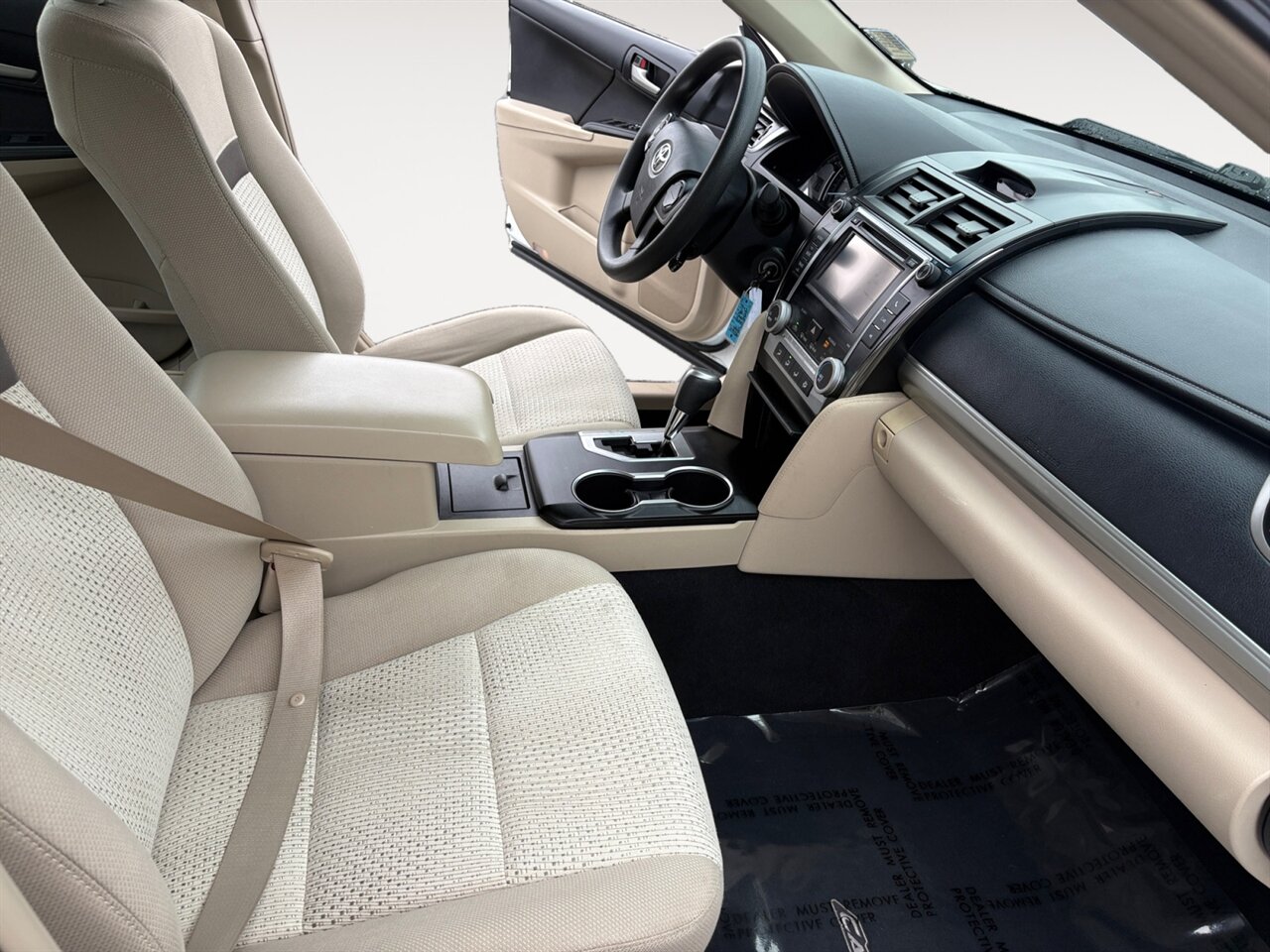 2013 Toyota Camry LE in White — thumbnail 24 of 24