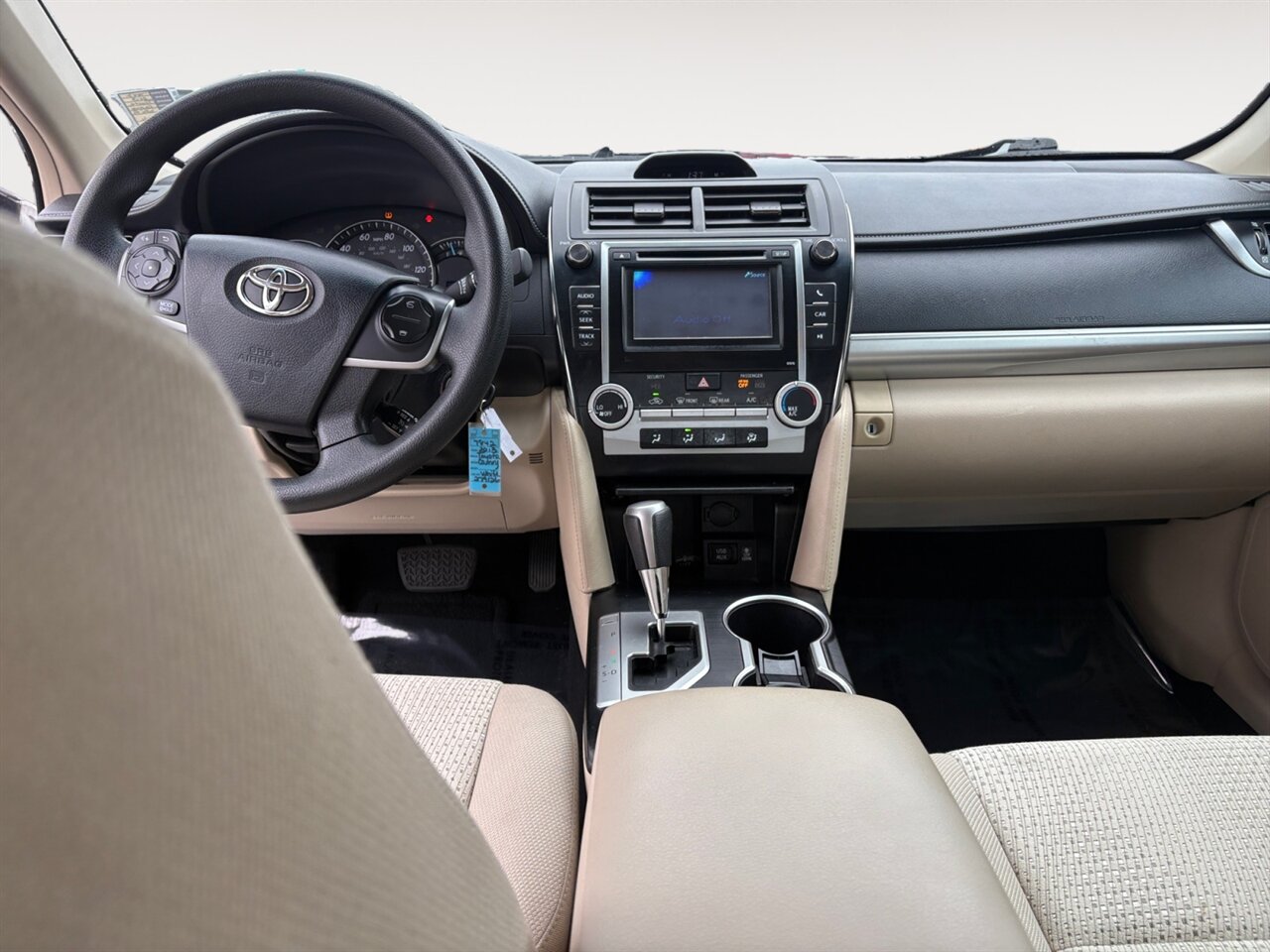 2013 Toyota Camry LE in White — thumbnail 11 of 24