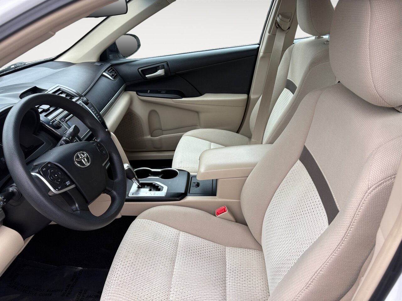 2013 Toyota Camry LE in White — thumbnail 10 of 24