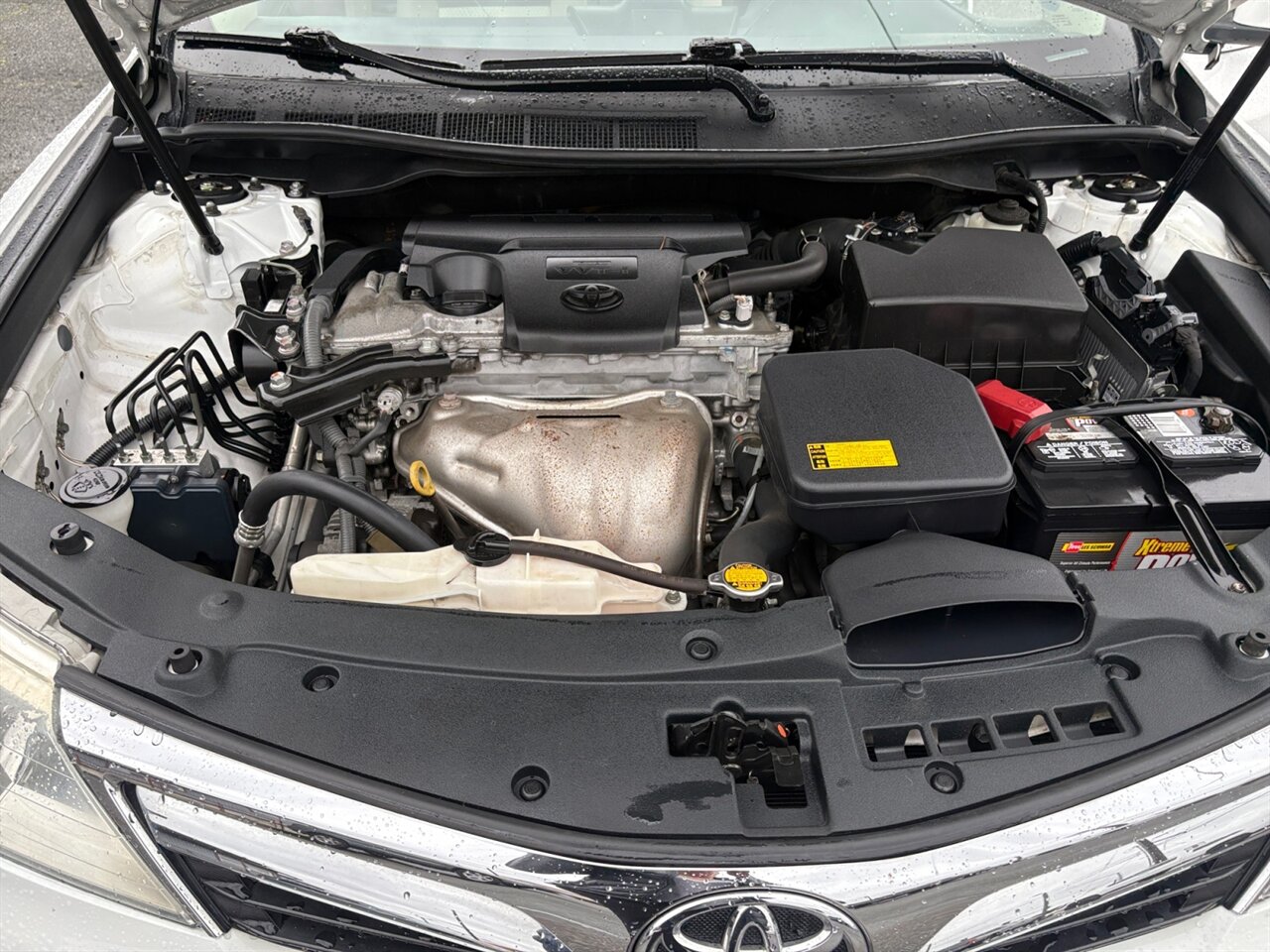 2013 Toyota Camry LE in White — thumbnail 17 of 24