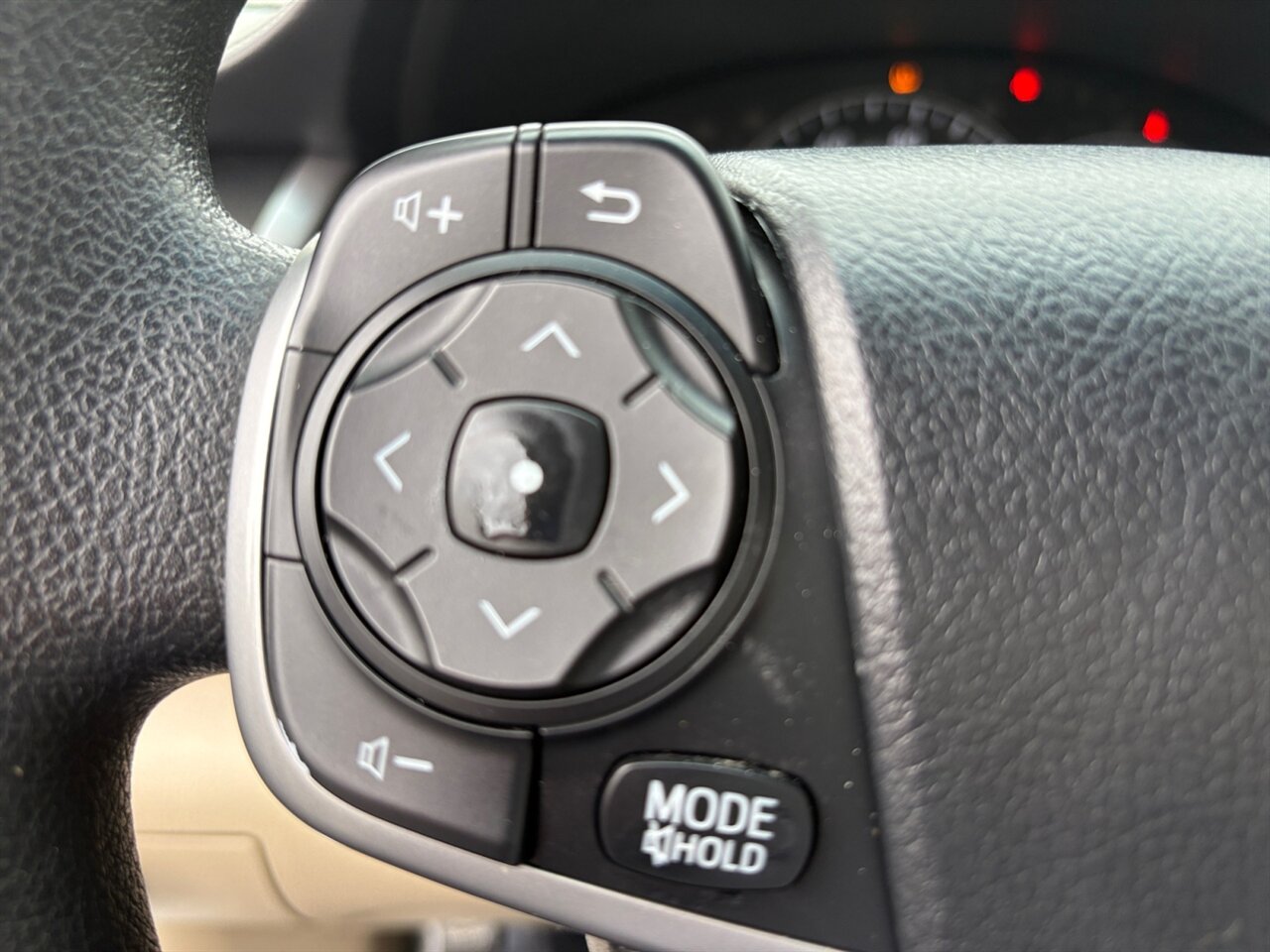 2013 Toyota Camry LE in White — thumbnail 20 of 24