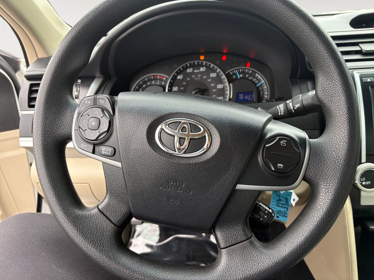 2013 Toyota Camry LE in White — thumbnail 13 of 24