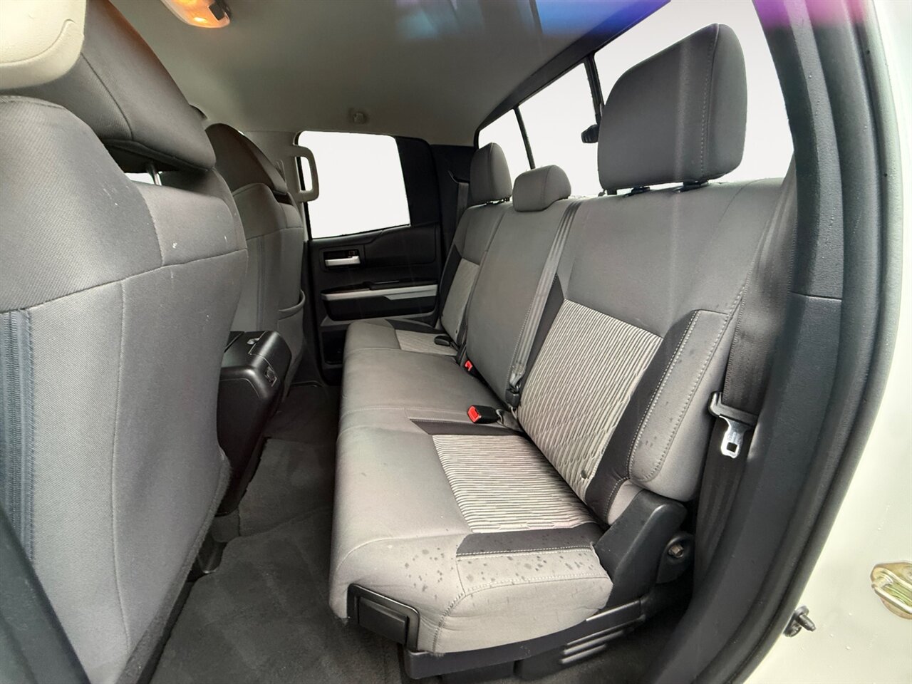 2016 Toyota Tundra SR5 in White — thumbnail 14 of 26