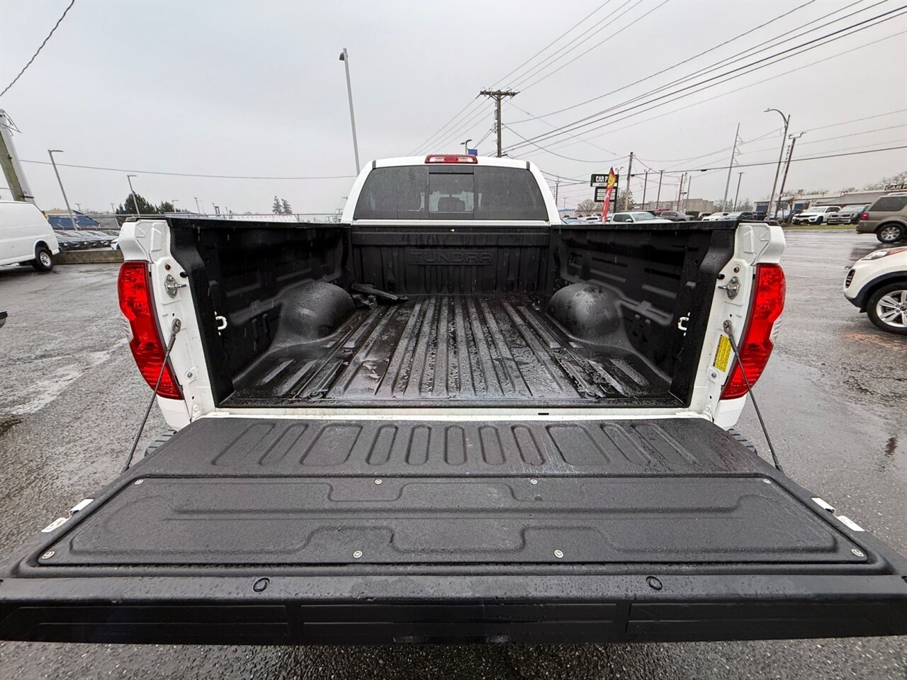 2016 Toyota Tundra SR5 in White — thumbnail 21 of 26
