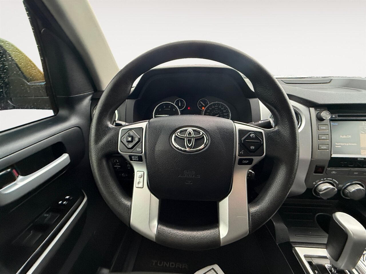 2016 Toyota Tundra SR5 in White — thumbnail 13 of 26