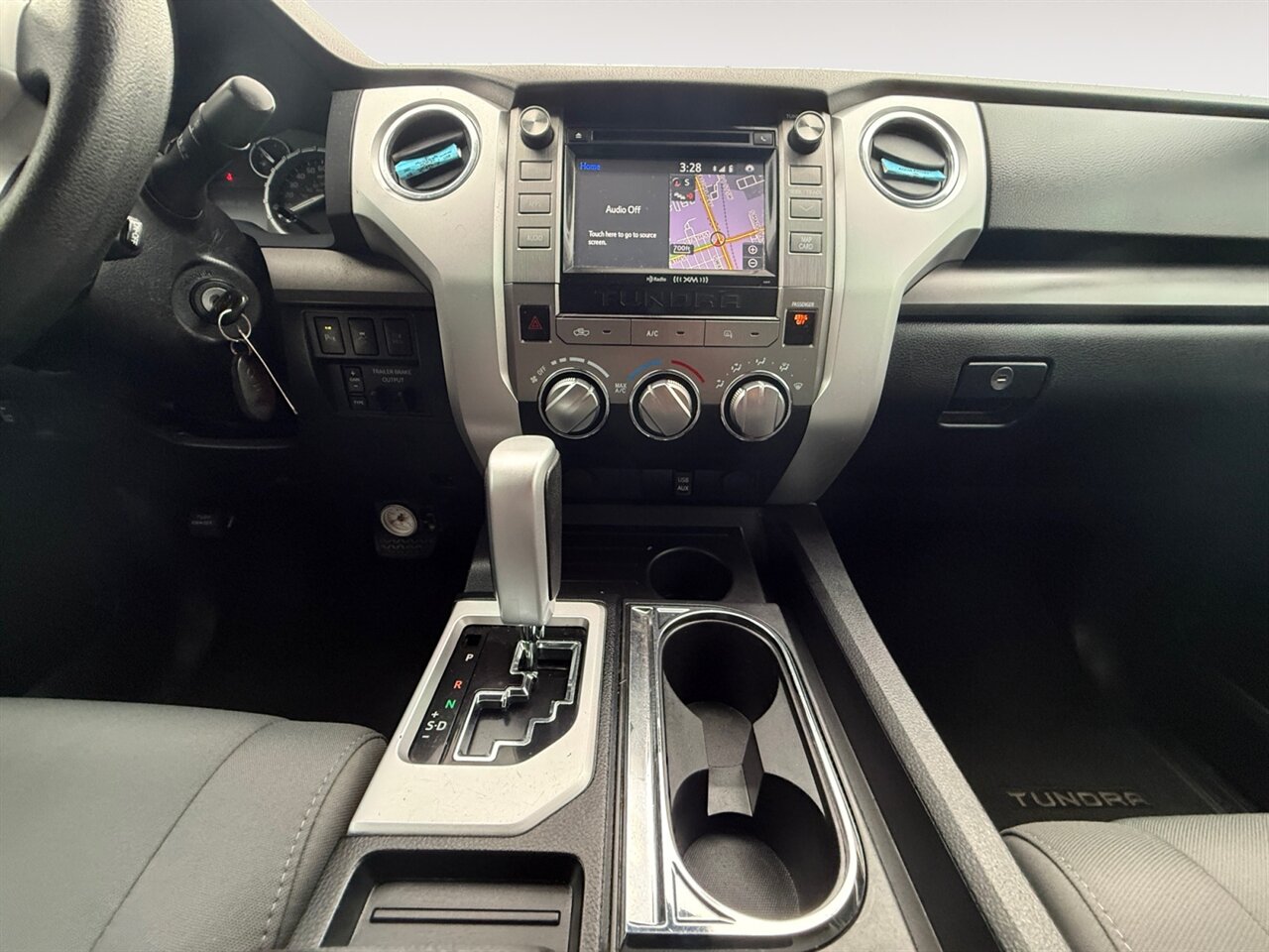 2016 Toyota Tundra SR5 in White — thumbnail 12 of 26