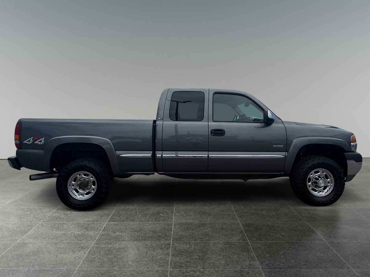 2002 GMC Sierra 2500HD SL in Gray — thumbnail 7 of 29