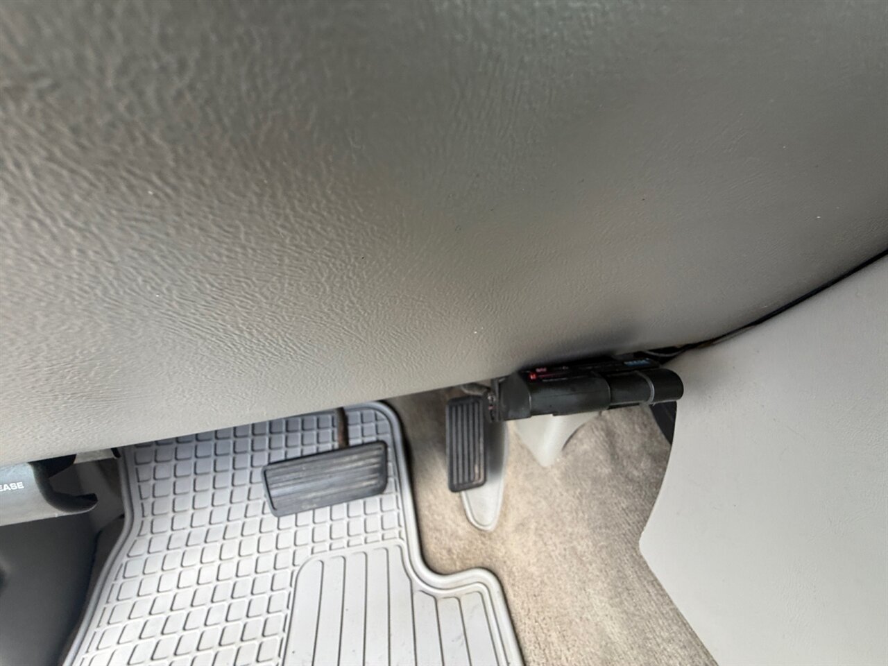 2002 GMC Sierra 2500HD SL in Gray — thumbnail 20 of 29