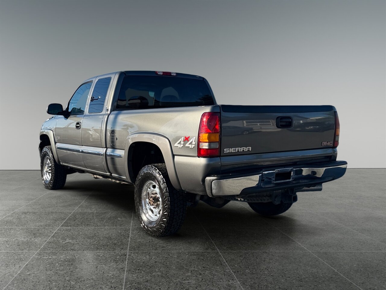 2002 GMC Sierra 2500HD SL in Gray — photo 3 of 29