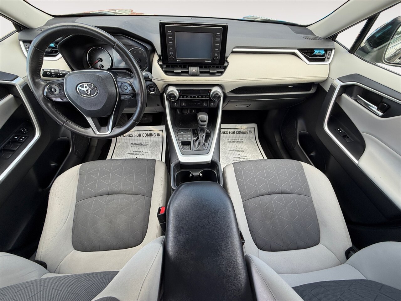 2020 Toyota RAV4 XLE in Black — thumbnail 11 of 27