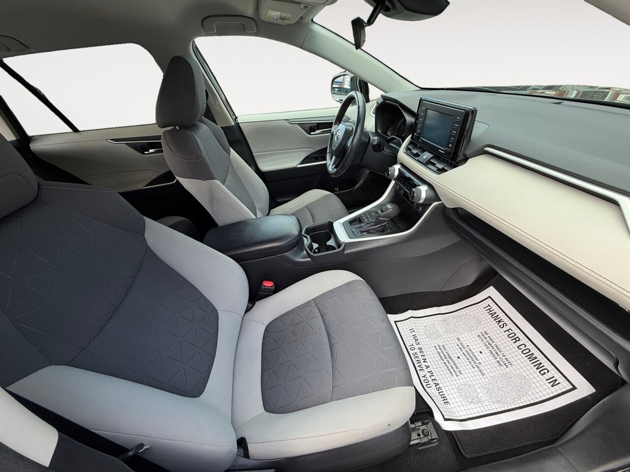 2020 Toyota RAV4 XLE in Black — thumbnail 16 of 27