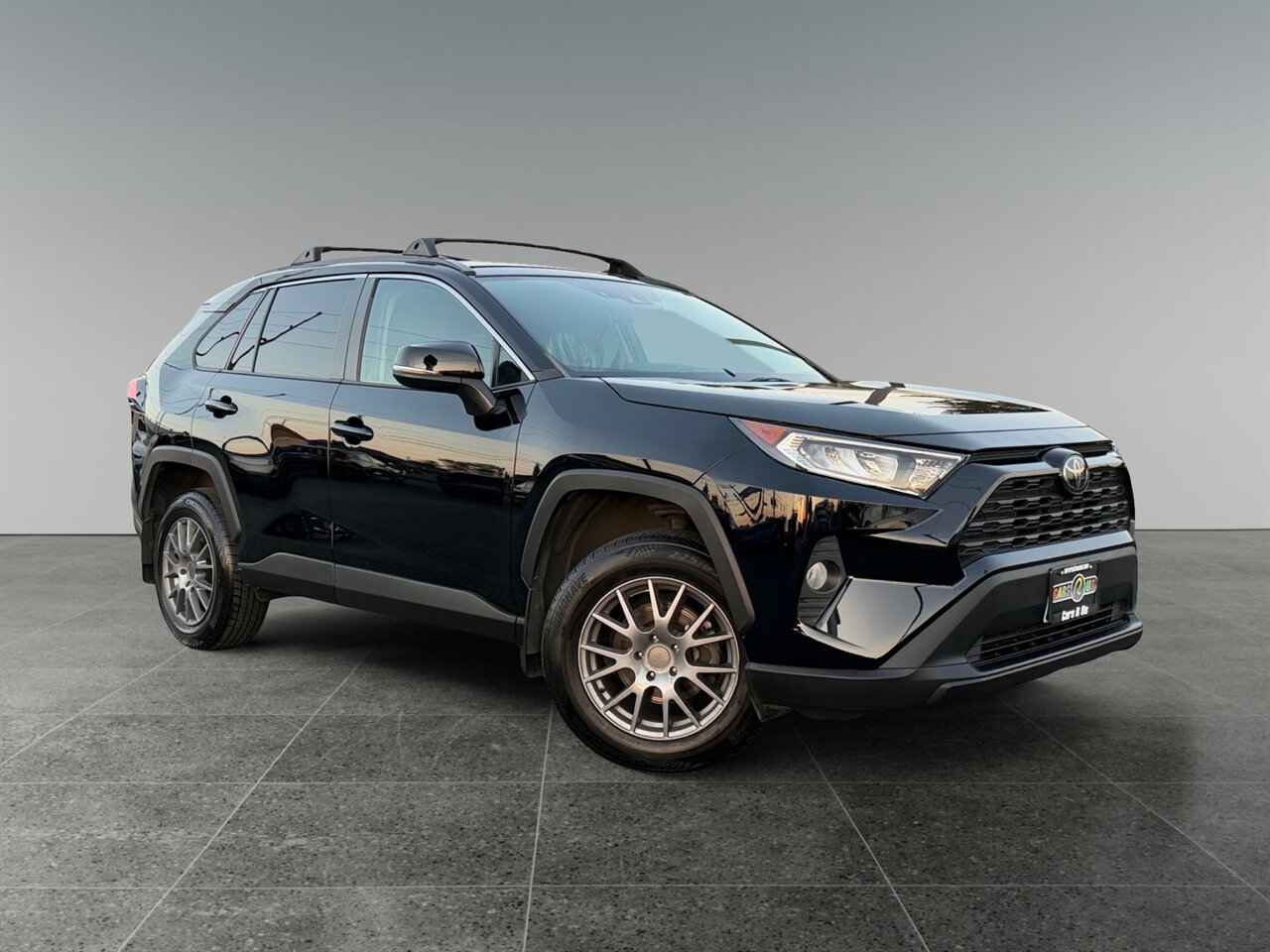 2020 Toyota RAV4 XLE in Black — thumbnail 8 of 27