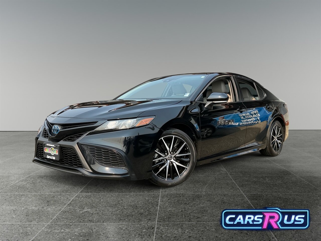 2023 Toyota Camry SE in Black — photo 1 of 21