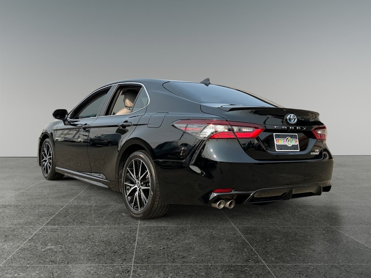 2023 Toyota Camry SE in Black — photo 3 of 21