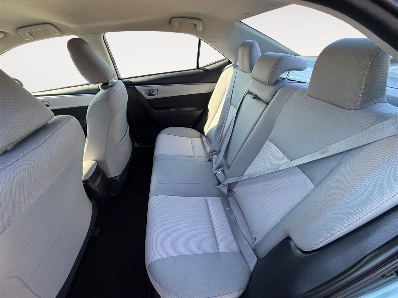 2015 Toyota Corolla LE in Gray — thumbnail 14 of 25
