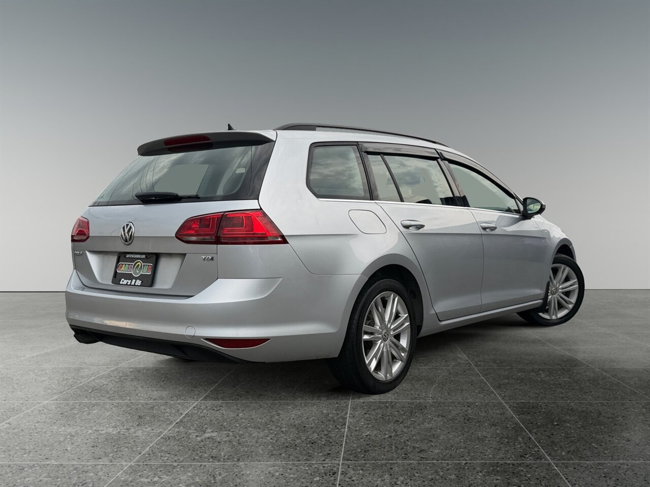 2015 Volkswagen Golf Sportwagen TDI SE in Silver — thumbnail 6 of 22