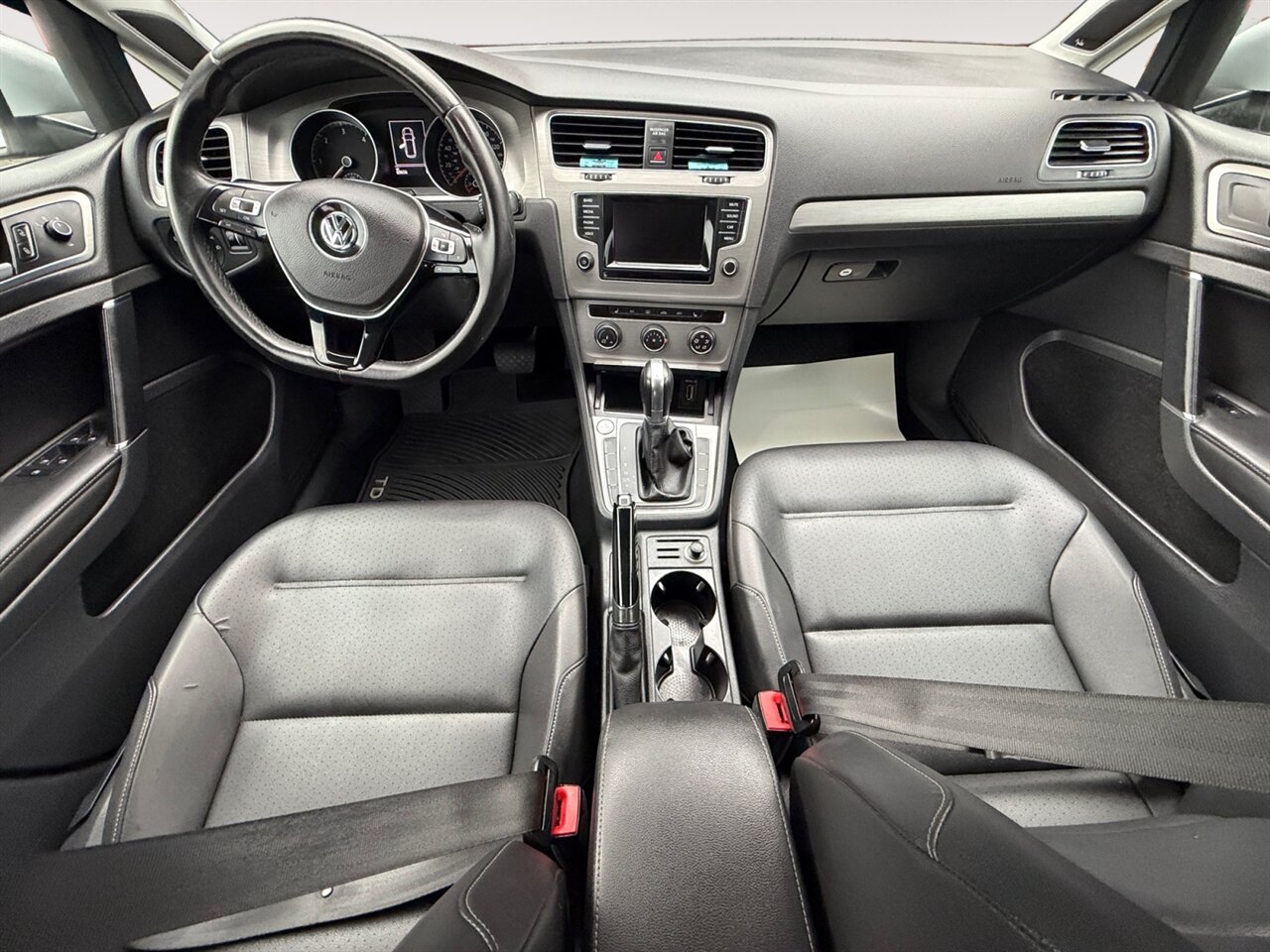 2015 Volkswagen Golf Sportwagen TDI SE in Silver — thumbnail 11 of 22