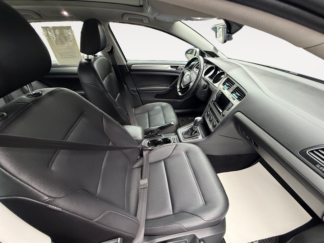 2015 Volkswagen Golf Sportwagen TDI SE in Silver — thumbnail 16 of 22