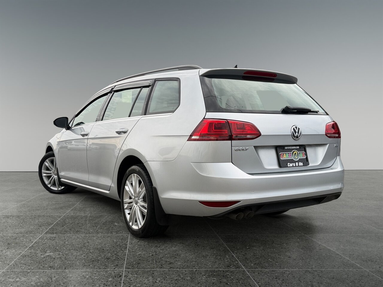 2015 Volkswagen Golf Sportwagen TDI SE in Silver — photo 3 of 22