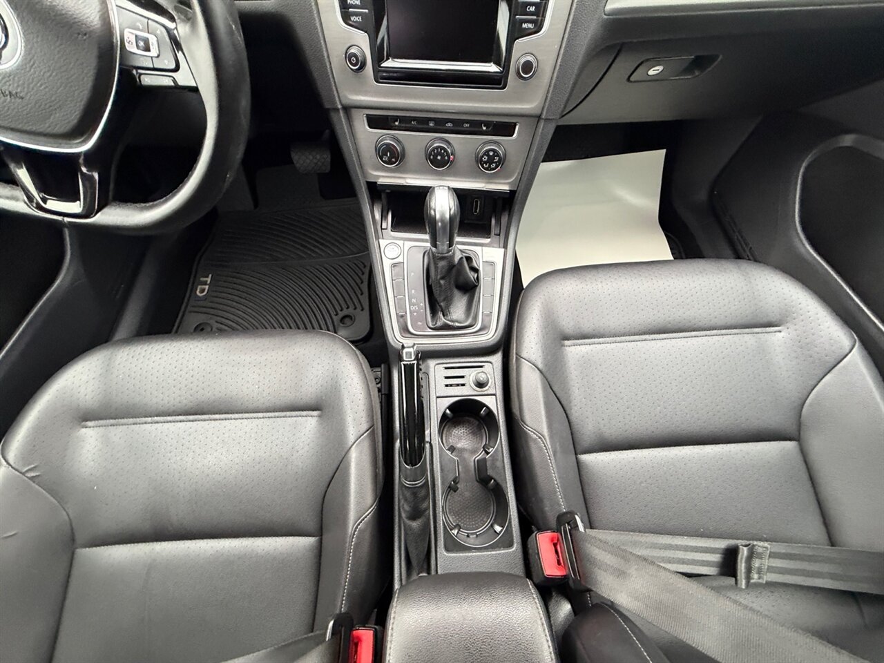 2015 Volkswagen Golf Sportwagen TDI SE in Silver — thumbnail 12 of 22