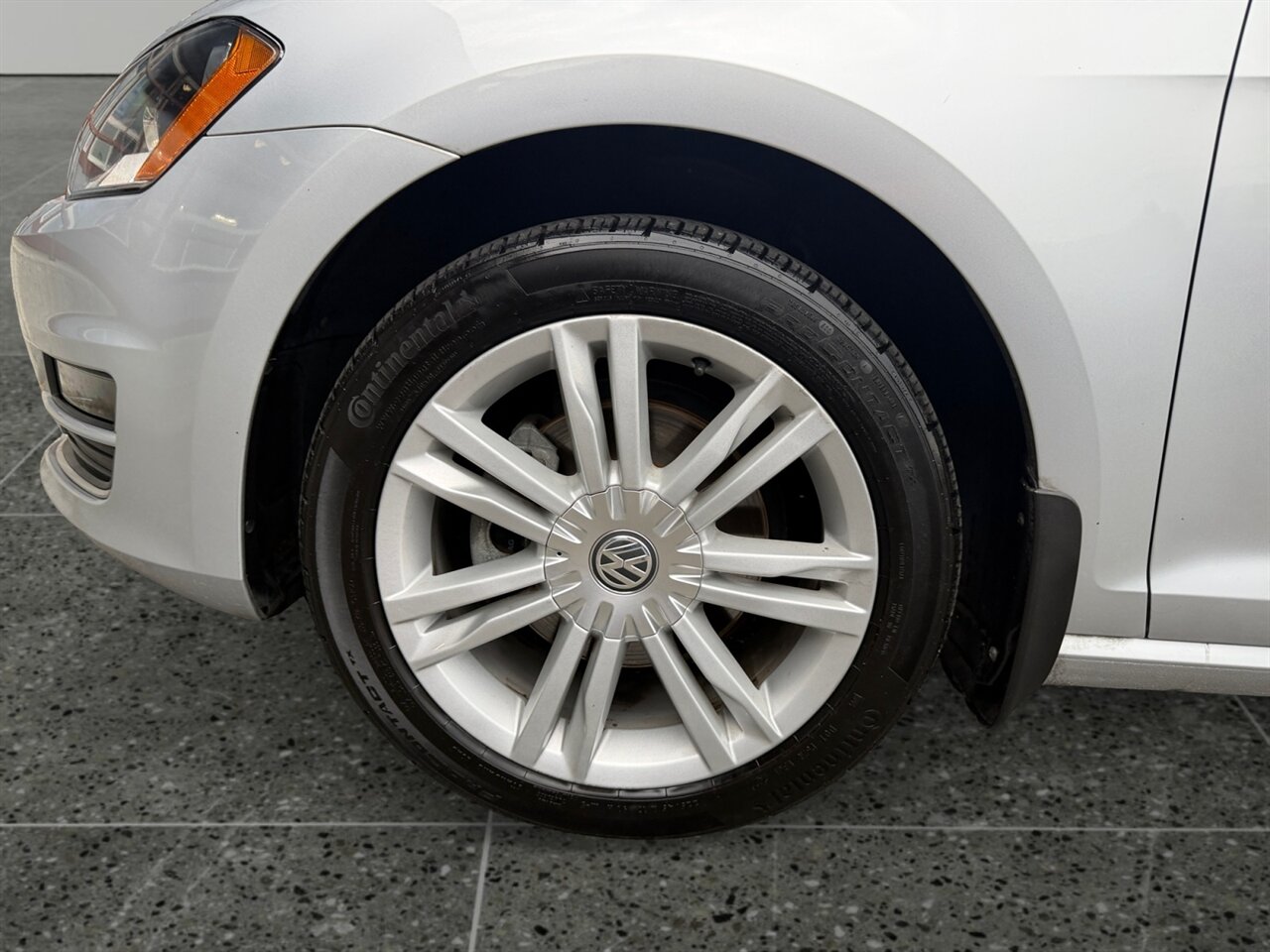 2015 Volkswagen Golf Sportwagen TDI SE in Silver — thumbnail 15 of 22