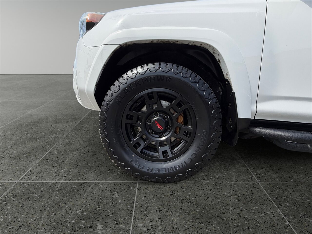 2016 Toyota 4Runner SR5 Premium in White — thumbnail 15 of 27