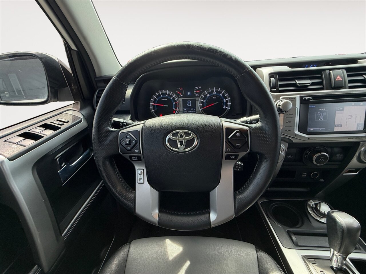 2016 Toyota 4Runner SR5 Premium in White — thumbnail 13 of 27