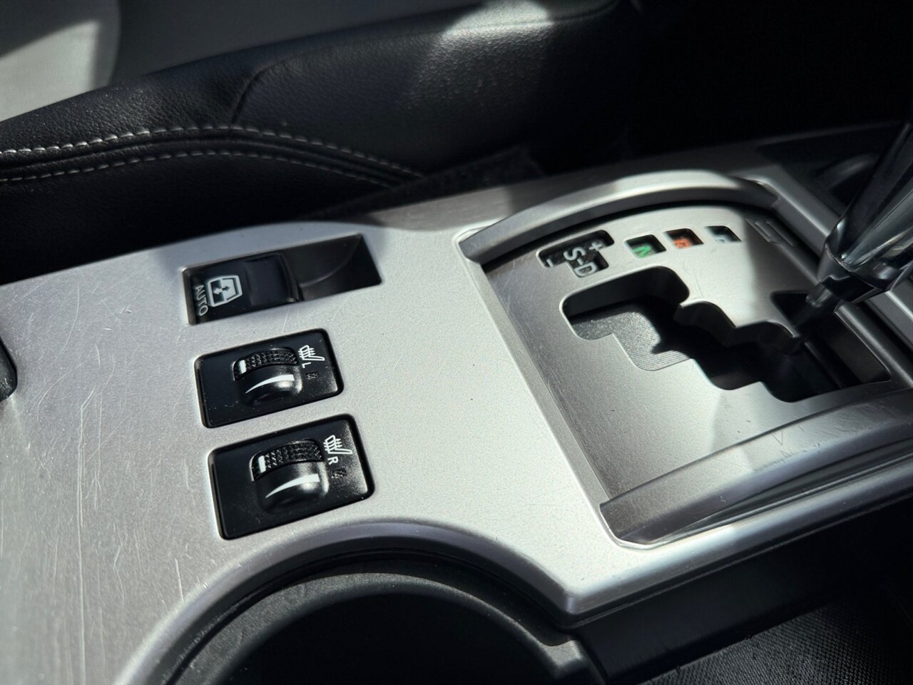 2016 Toyota 4Runner SR5 Premium in White — thumbnail 20 of 27