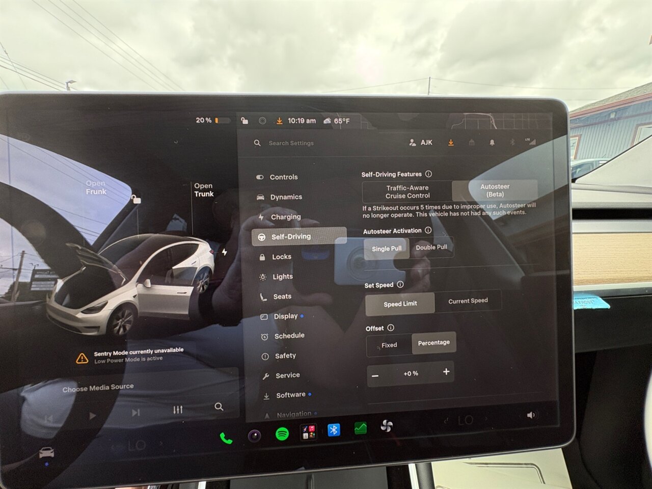 2020 Tesla Model Y Long Range in White — thumbnail 19 of 26