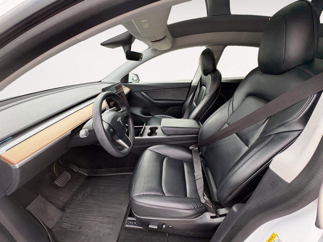 2020 Tesla Model Y Long Range in White — thumbnail 25 of 26