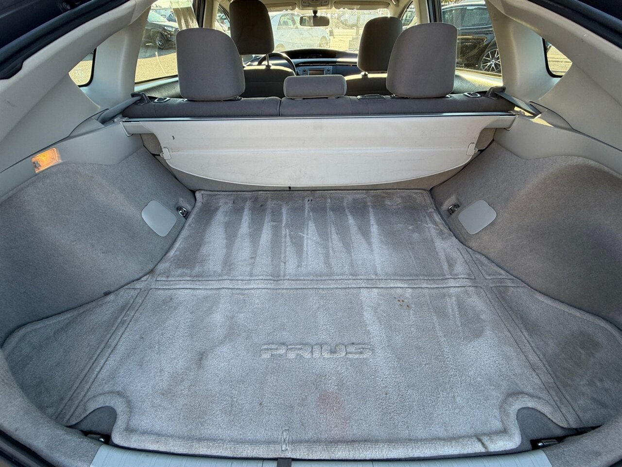2015 Toyota Prius Two Hybrid in Gray — thumbnail 17 of 23