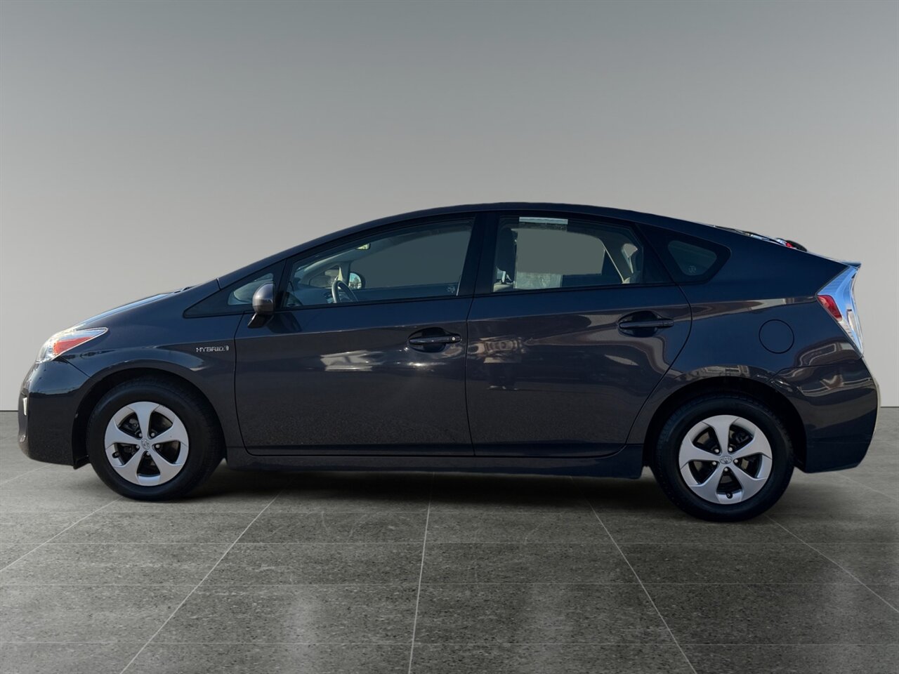 2015 Toyota Prius Two Hybrid in Gray — photo 2 of 23