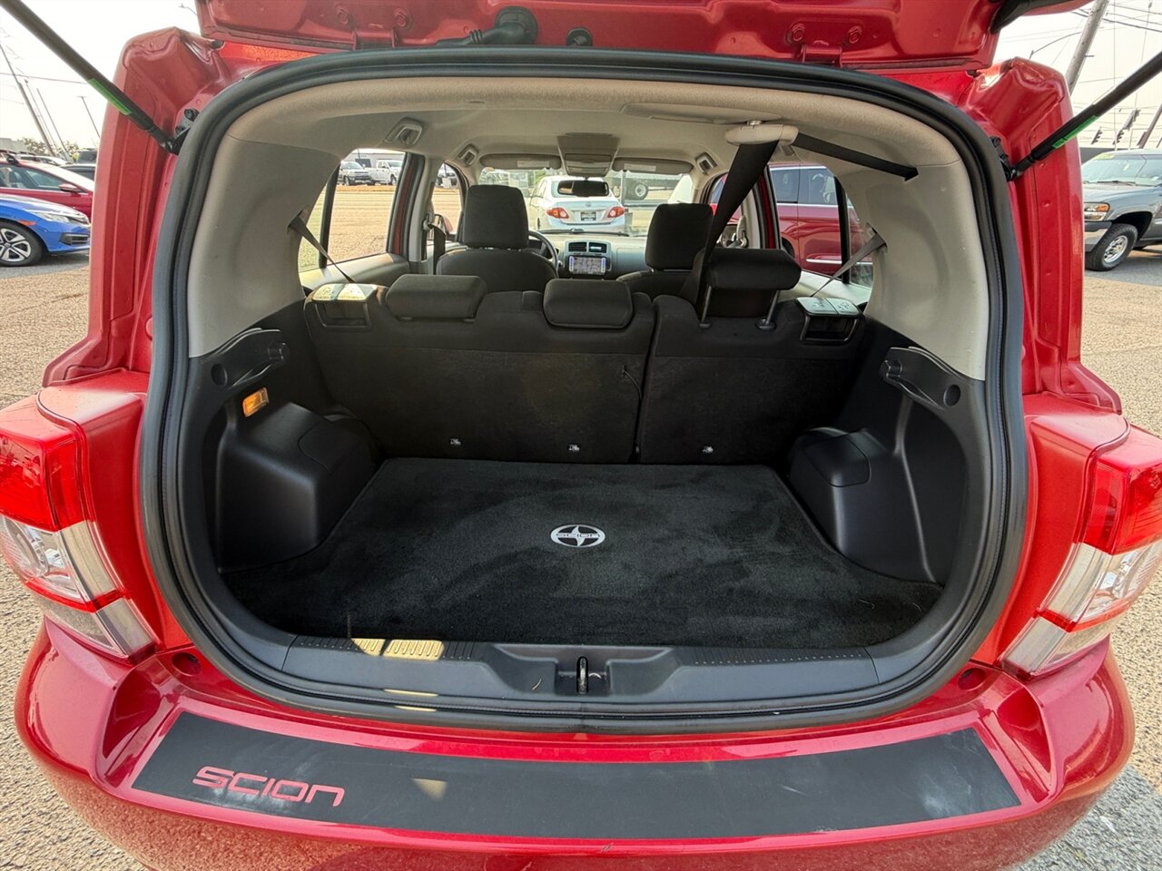 2009 Toyota Scion xD ZSP110L in Red — thumbnail 20 of 20