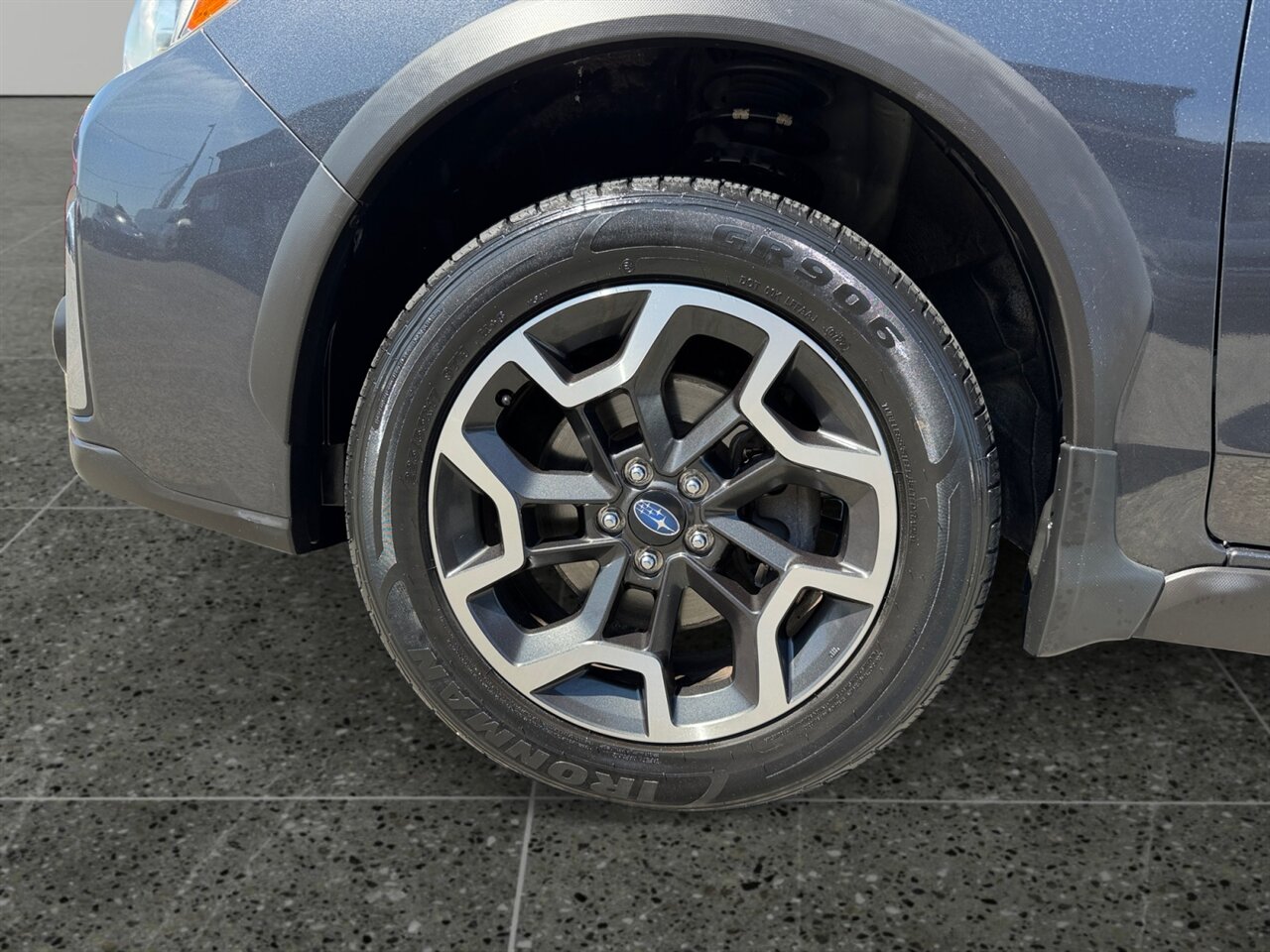 2017 Subaru Crosstrek Premium in Gray — thumbnail 11 of 17