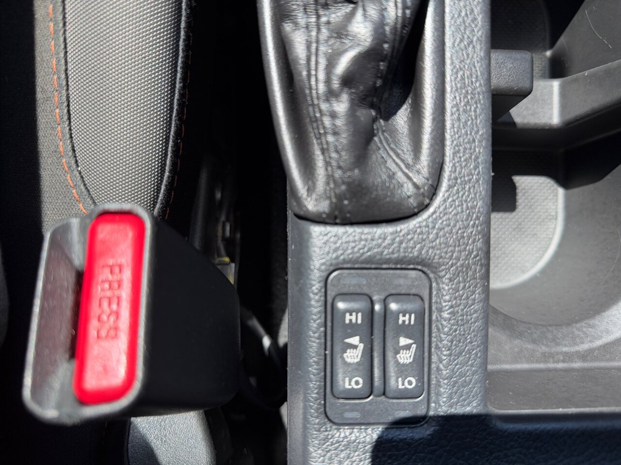 2017 Subaru Crosstrek Premium in Gray — thumbnail 16 of 17