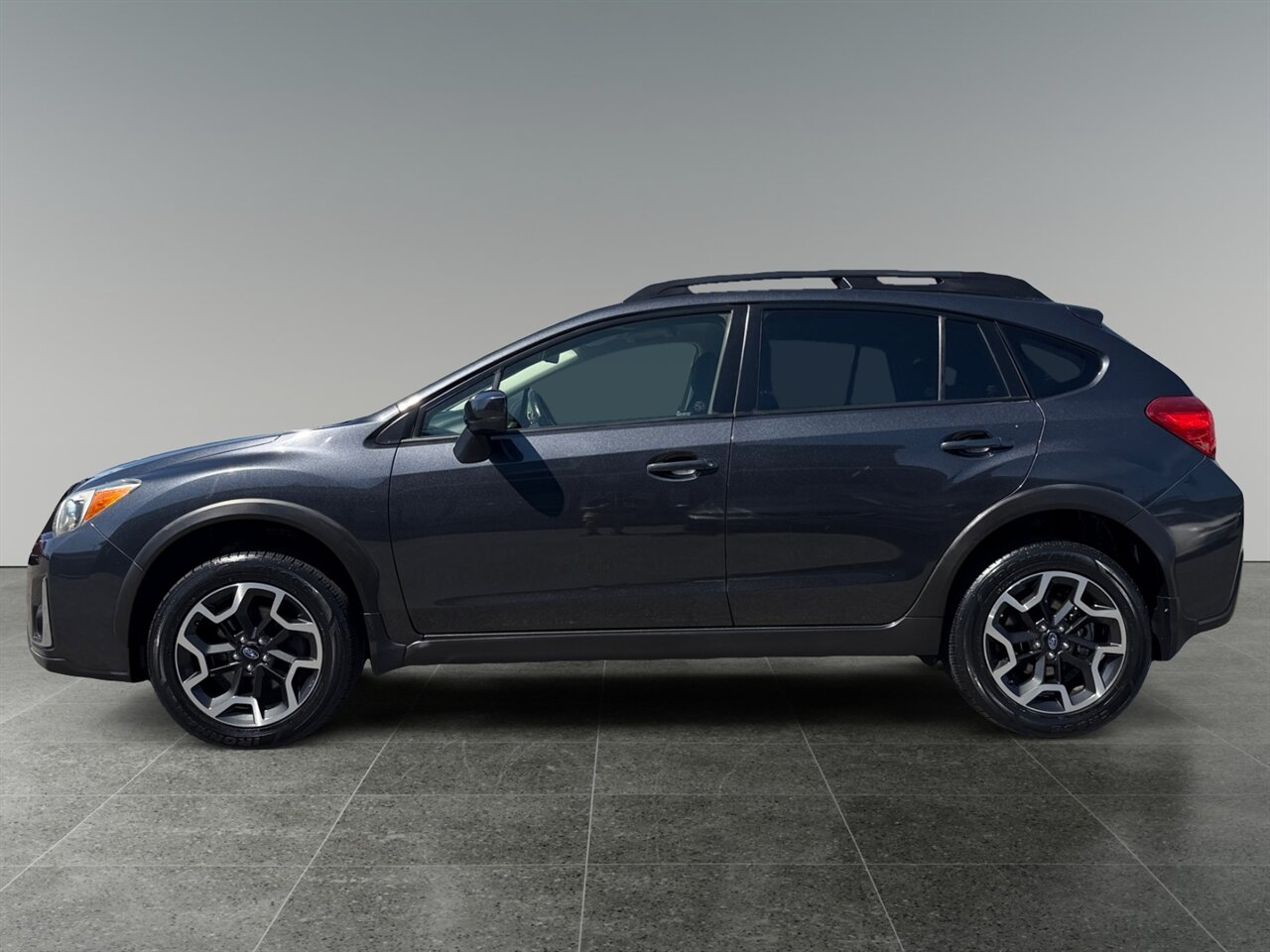 2017 Subaru Crosstrek Premium in Gray — photo 2 of 17
