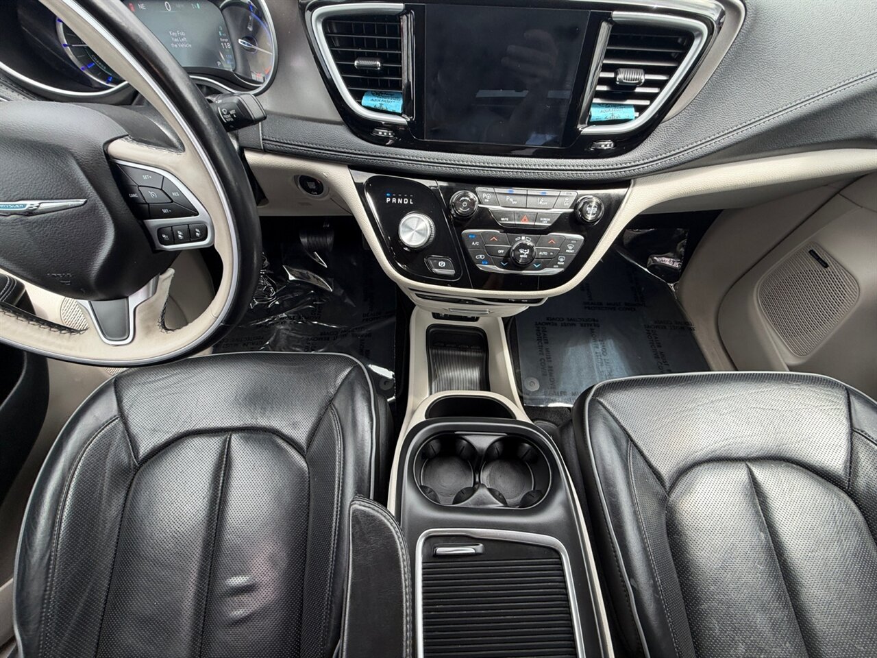 2018 Chrysler Pacifica Hybrid Limited in Red — thumbnail 12 of 23