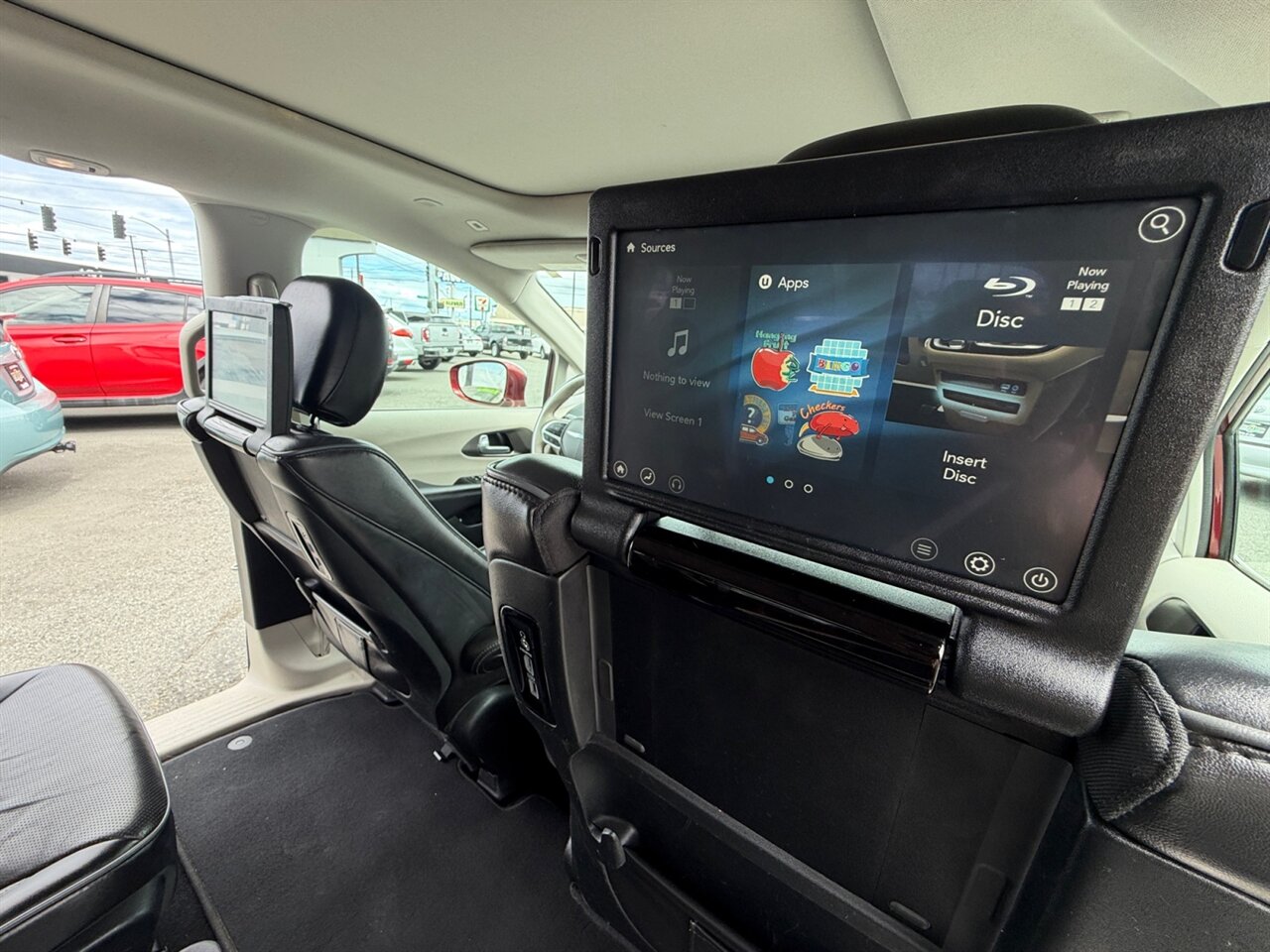 2018 Chrysler Pacifica Hybrid Limited in Red — thumbnail 17 of 23