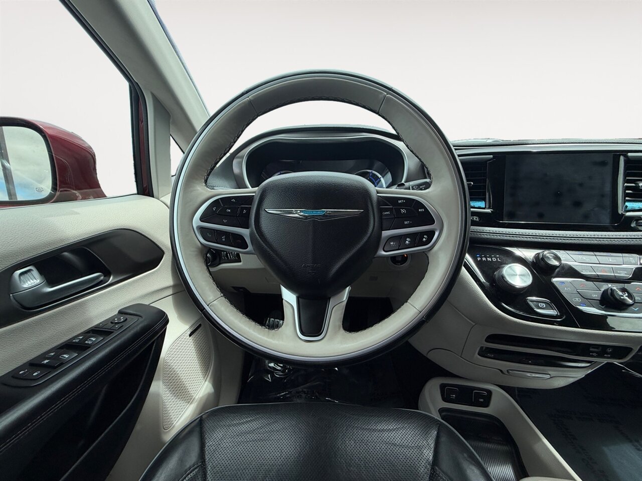 2018 Chrysler Pacifica Hybrid Limited in Red — thumbnail 13 of 23
