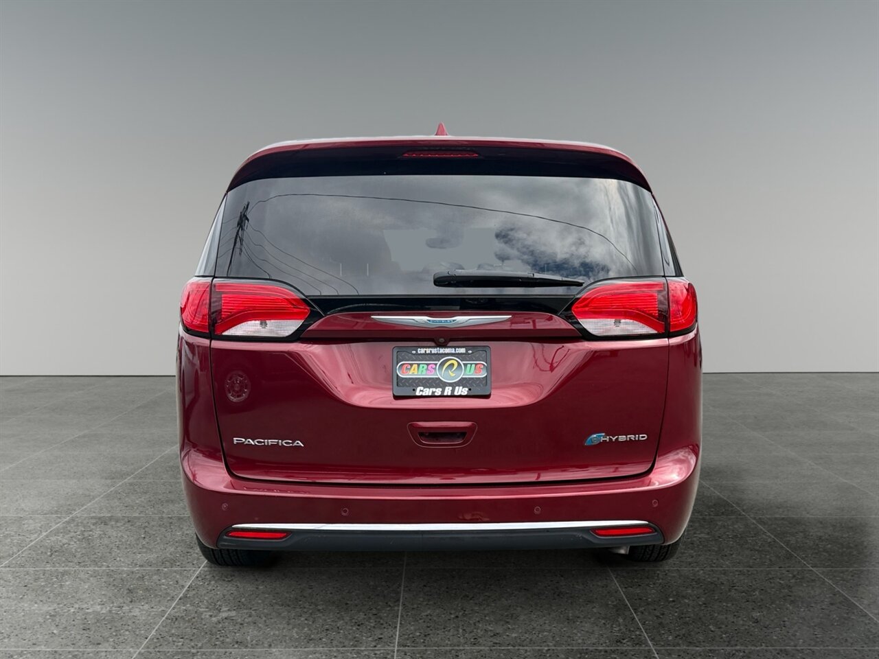 2018 Chrysler Pacifica Hybrid Limited in Red — photo 5 of 23