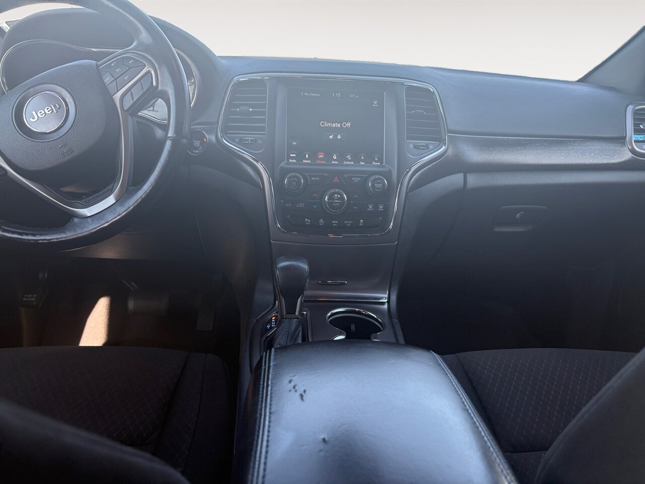 2018 Jeep Grand Cherokee Upland in Black — thumbnail 11 of 27