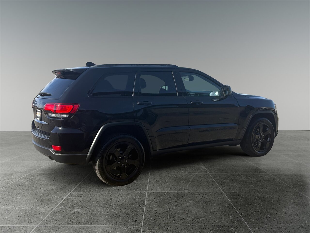 2018 Jeep Grand Cherokee Upland in Black — thumbnail 6 of 27